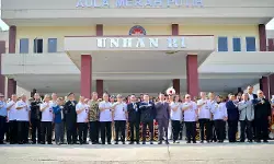 Kemandirian Pertahanan Nasional: Sinergi Pemerintah, Industri, dan Akademisi Kemandirian Pertahanan Nasional: Sinergi Pemerintah, Industri, dan Akademisi