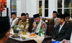 Kapolri tekankan jaga persatuan saat kunjungi Ponpes An-Nur II Malang Kapolri tekankan jaga persatuan saat kunjungi Ponpes An-Nur II Malang