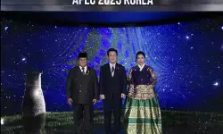 Prabowo hadiri gala dinner KTT APEC 2025 bersama pemimpin dunia Prabowo hadiri gala dinner KTT APEC 2025 bersama pemimpin dunia