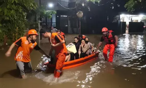 Sebanyak 33 RT di Jaksel masih terendam banjir hingga Jumat pagi Sebanyak 33 RT di Jaksel masih terendam banjir hingga Jumat pagi