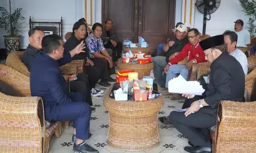 Warga RW 3 Mlanyar, Kelurahan Muarareja minta peninggian jalan untuk atasi rob Warga RW 3 Mlanyar, Kelurahan Muarareja minta peninggian jalan untuk atasi rob