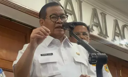 Pram sebut retakan tanggul jadi penyebab banjir di Kemang Jaksel Pram sebut retakan tanggul jadi penyebab banjir di Kemang Jaksel