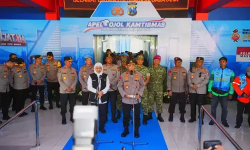 Kapolri dan Kakorlantas hadiri Apel Ojol Kamtibmas di Malang Kapolri dan Kakorlantas hadiri Apel Ojol Kamtibmas di Malang