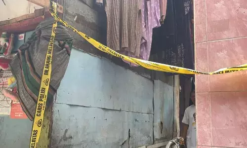 Warga temukan mayat di Kali Inspeksi Jakarta Barat Warga temukan mayat di Kali Inspeksi Jakarta Barat