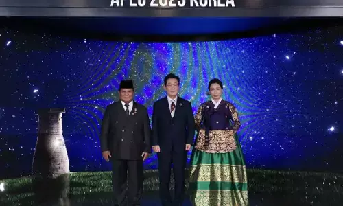 Prabowo hadiri Gala Dinner KTT APEC 2025, pose dengan Presiden Lee dan Madam Kim