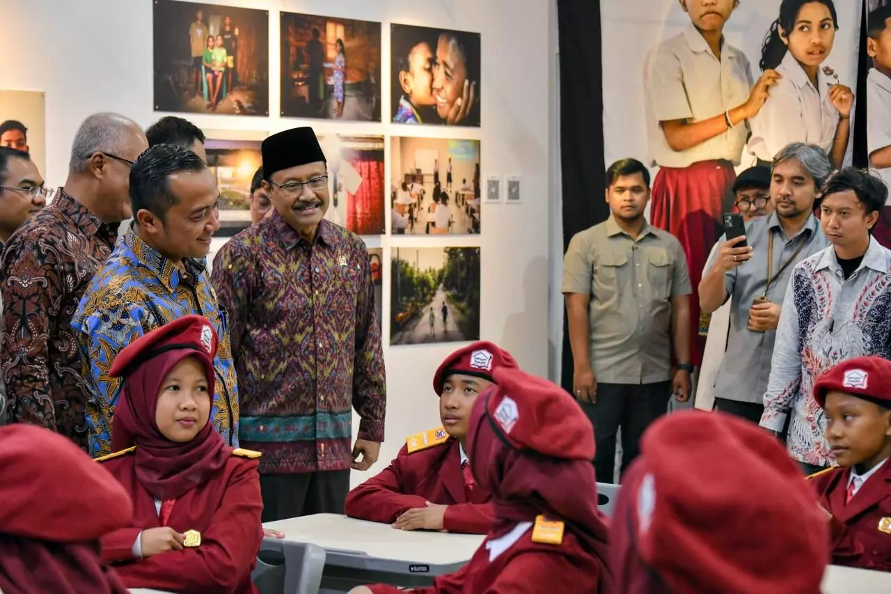 Mensos sebut lulusan Sekolah Rakyat dapat beasiswa ke Tiongkok dan peluang kerja Mensos sebut lulusan Sekolah Rakyat dapat beasiswa ke Tiongkok dan peluang kerja