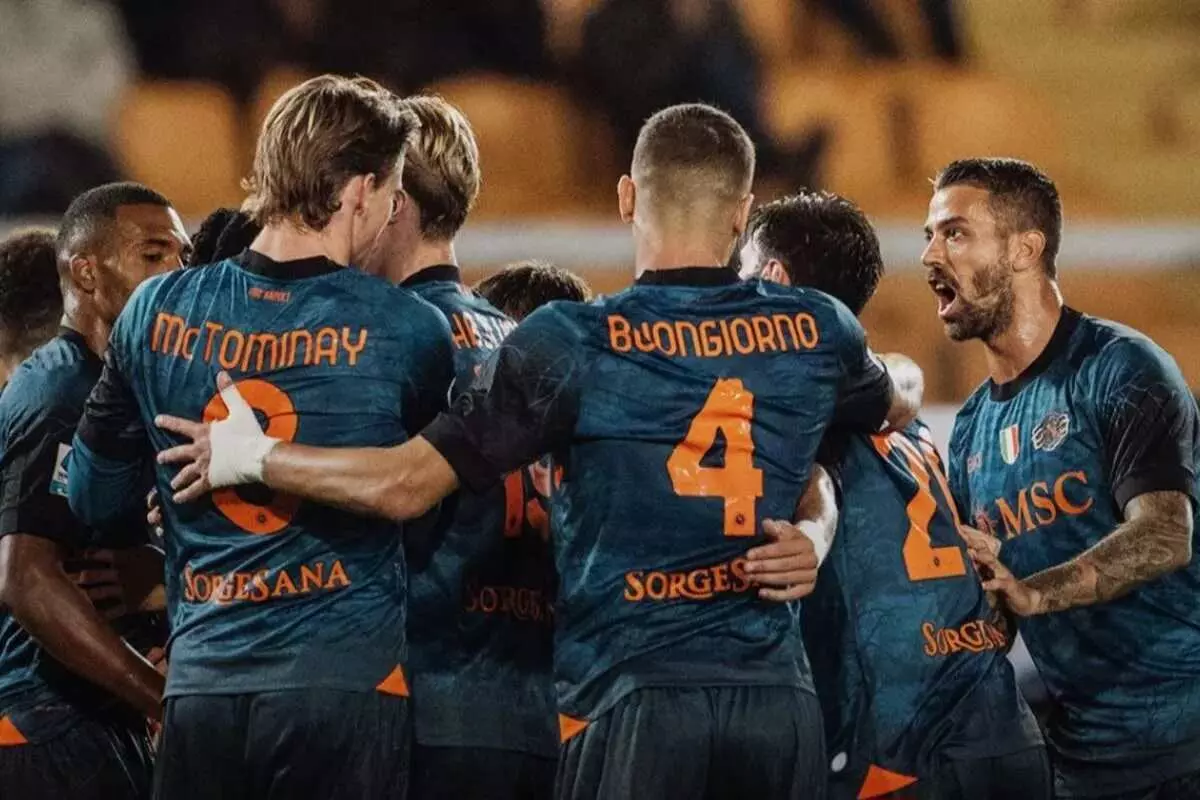 Napoli diimbangi Como tanpa gol Napoli diimbangi Como tanpa gol