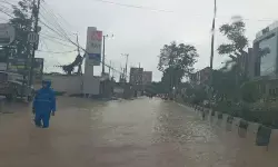 BMKG peringatkan cuaca ekstrem dan banjir rob pada Minggu