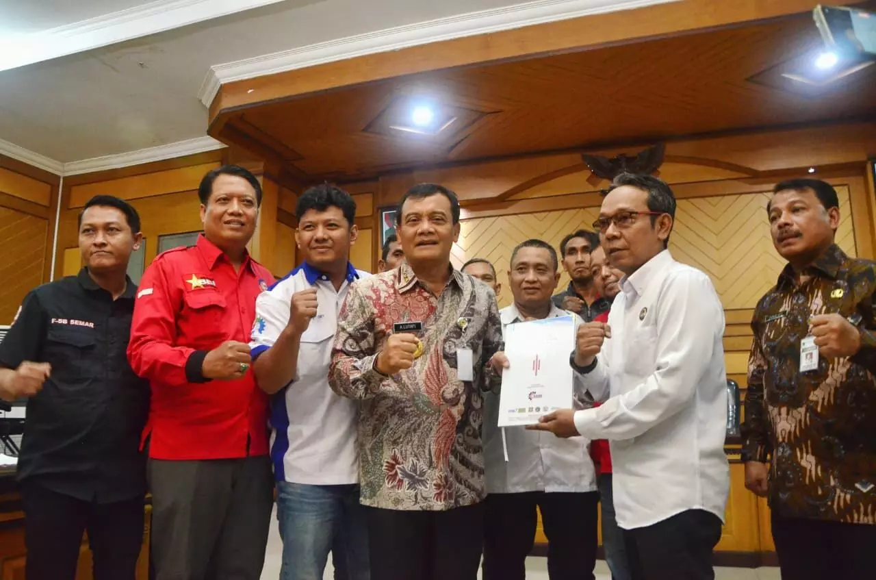 Dialog dengan buruh, Ahmad Luthfi tampung aspirasi tentang upah minimum Dialog dengan buruh, Ahmad Luthfi tampung aspirasi tentang upah minimum