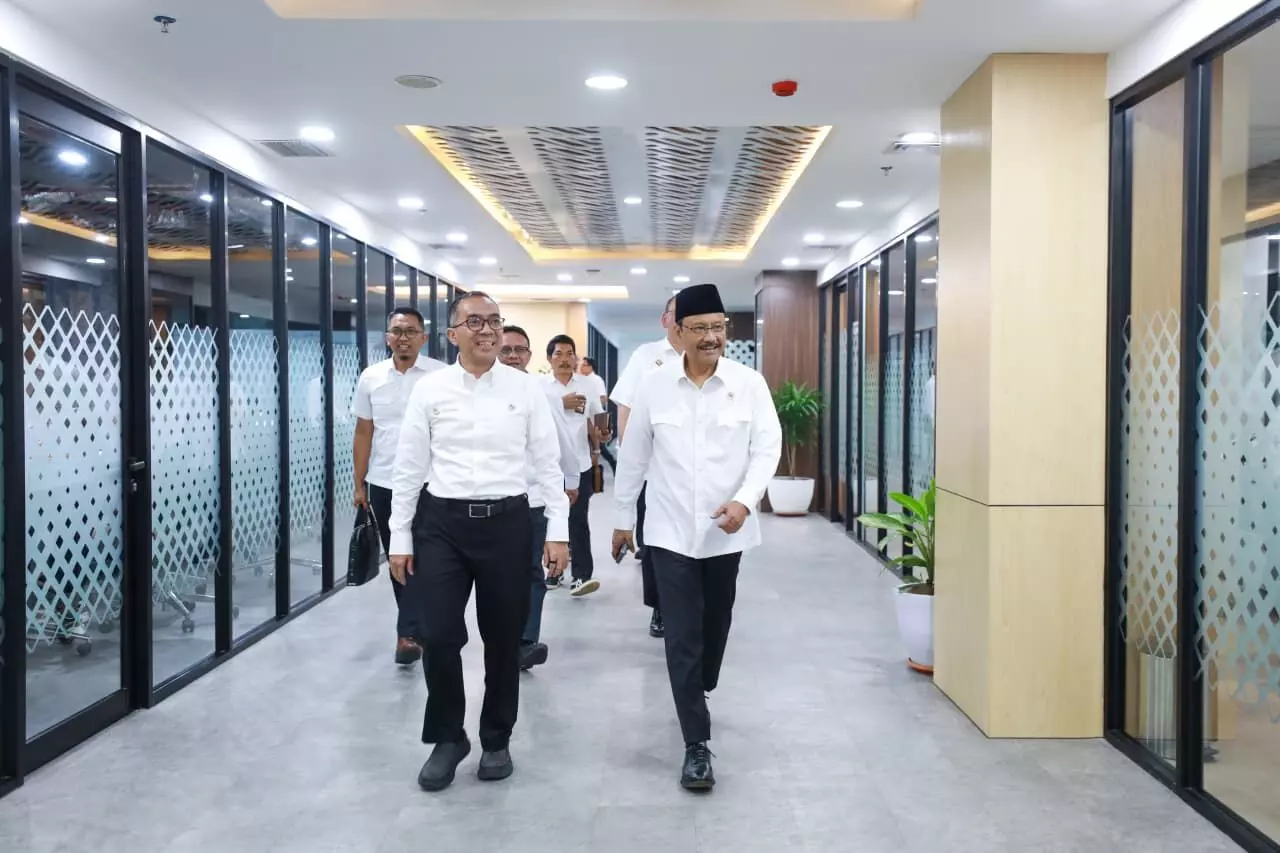 Kemensos-Kemendiktisaintek siapkan beasiswa lulusan Sekolah Rakyat