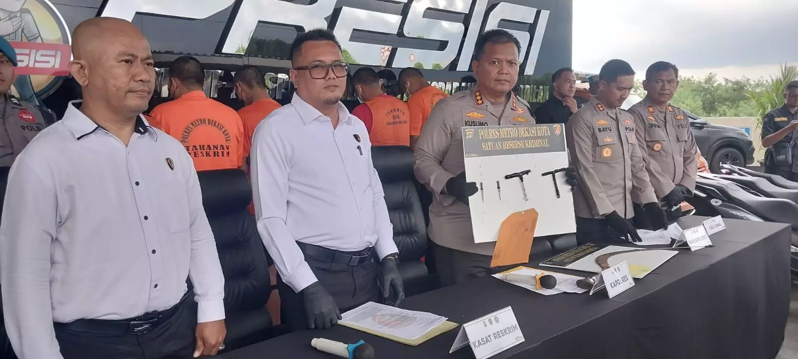 Sempat viral, Polres Bekasi Kota tangkap tujuh pelaku curanmor minimarket di Margahayu Sempat viral, Polres Bekasi Kota tangkap tujuh pelaku curanmor minimarket di Margahayu