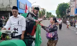 Tim Dapur Umum Mbok Dar Martir semarakkan Parade Surabaya Juang