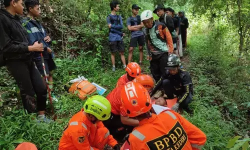BPBD Kota Kediri evakuasi pendaki terpeleset di Bukit Klotok