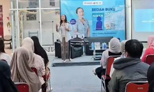 Bedah Buku “Saya Bukan Dokter” karya Niken Tantyo hadir inspiratif Bedah Buku “Saya Bukan Dokter” karya Niken Tantyo hadir inspiratif