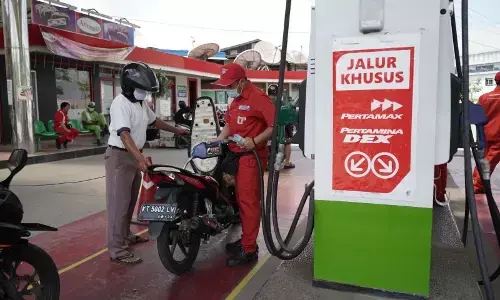 Harga BBM di November, bensin turun dan solar naik Harga BBM di November, bensin turun dan solar naik