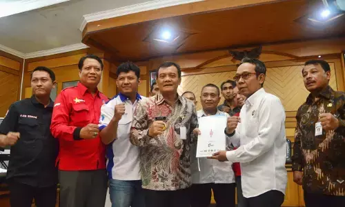 Dialog dengan buruh, Ahmad Luthfi tampung aspirasi tentang upah minimum Dialog dengan buruh, Ahmad Luthfi tampung aspirasi tentang upah minimum