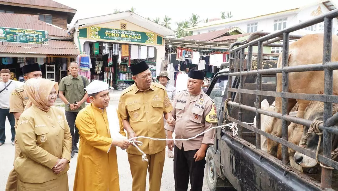 Bupati Langkat serahkan bantuan untuk Haul Tuan Guru Besilam ke-102 Bupati Langkat serahkan bantuan untuk Haul Tuan Guru Besilam ke-102