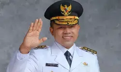 Setelah ditangkap, Gubernur Riau hari ini dibawa ke Jakarta oleh KPK