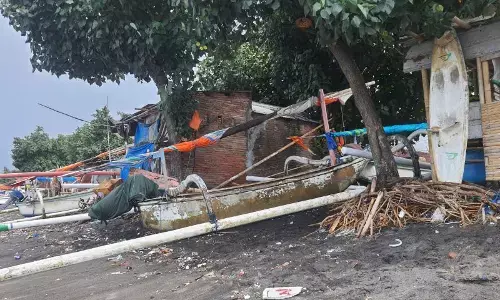 Sekitar 500 KK di Mataram terdampak abrasi pantai Sekitar 500 KK di Mataram terdampak abrasi pantai