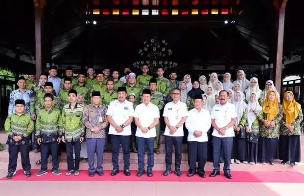 Lepas kafilah MTQH Kudus tingkat provinsi, Bupati targetkan prestasi terbaik Lepas kafilah MTQH Kudus tingkat provinsi, Bupati targetkan prestasi terbaik