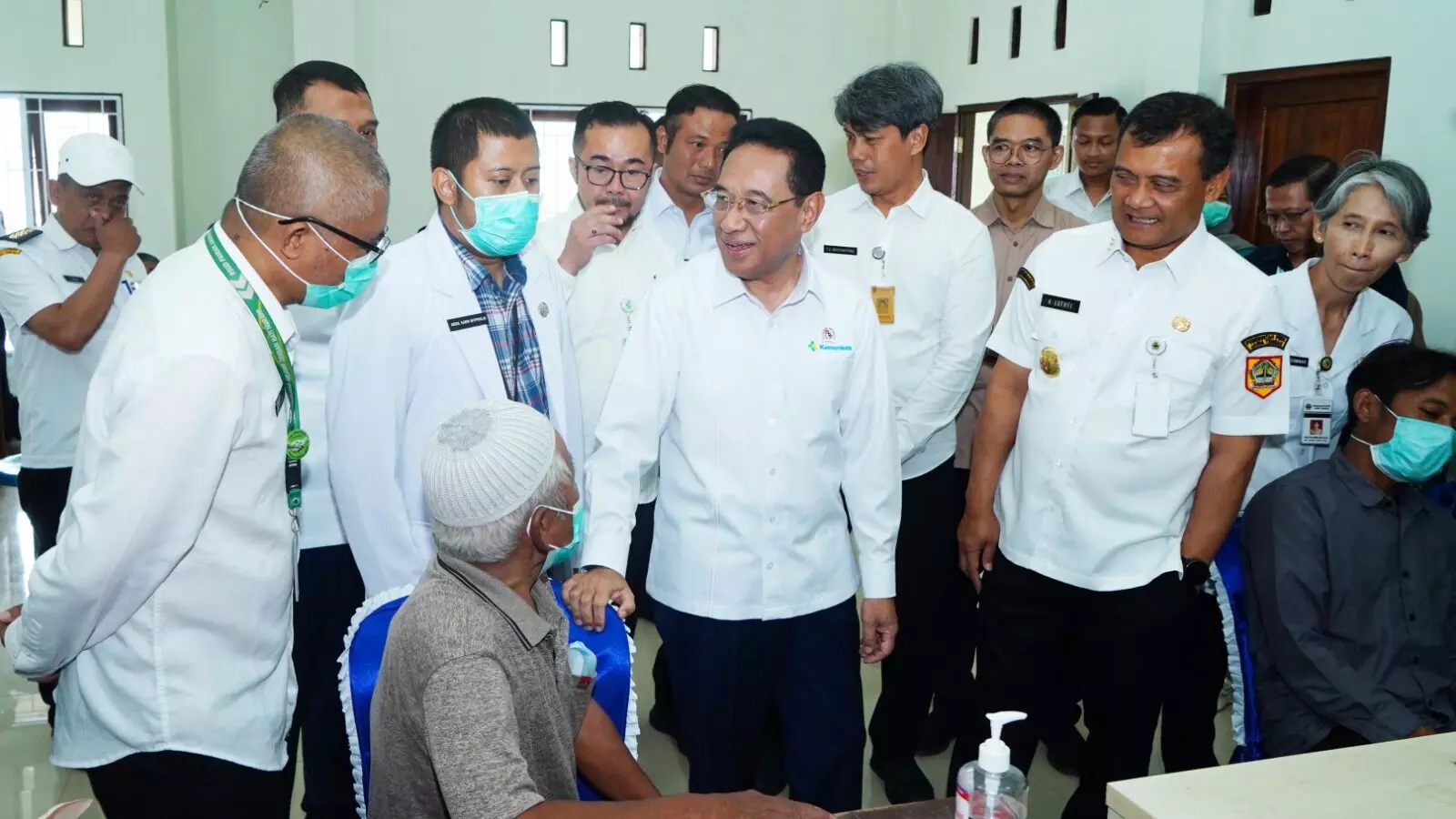 Wamenkes tinjau pelaksanaan Program Speling secara gratis di lereng Merbabu.