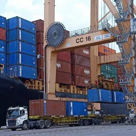 Penanganan peti kemas terpapar Cesium berjalan aman, pelabuhan tidak ditutup