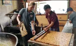 Bertahan 15 tahun, UMKM Brondong Karunia jadi kebanggaan warga Debong Tengah