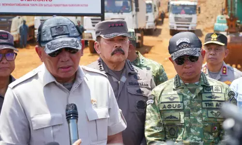 Menhan dan Panglima TNI tinjau penertiban tambang nikel ilegal di Morowali