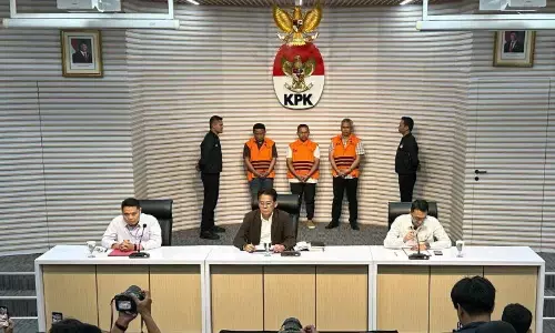 KPK tetapkan dua tersangka selain Gubernur Riau pasca-OTT KPK tetapkan dua tersangka selain Gubernur Riau pasca-OTT