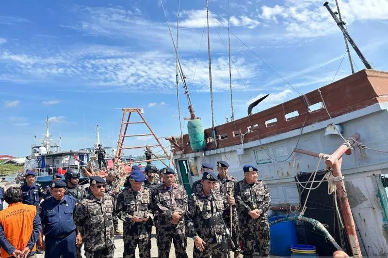 KKP kembali tangkap kapal Vietnam curi ikan di Laut Natuna Utara KKP kembali tangkap kapal Vietnam curi ikan di Laut Natuna Utara