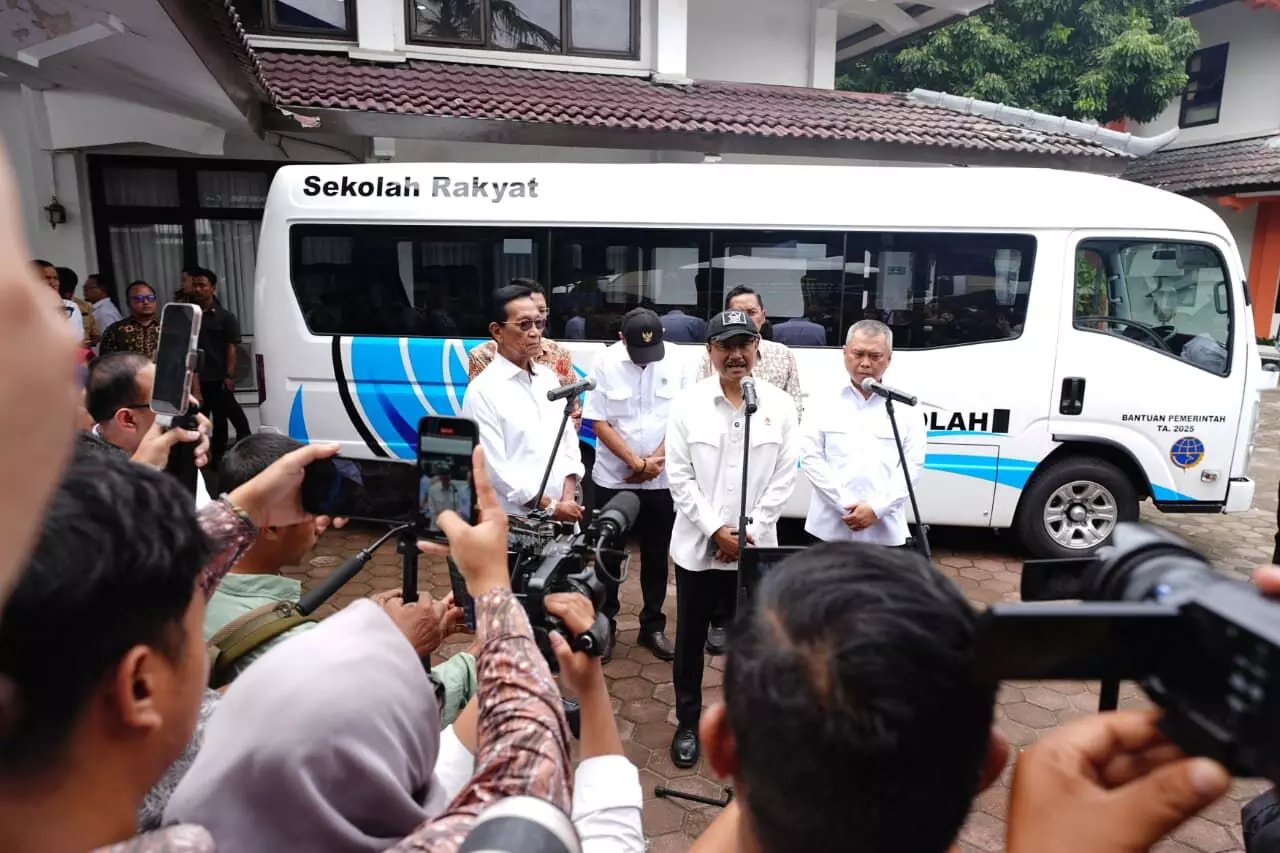 Kolaborasi dengan Kemensos, Kemenhub berikan 28 bus untuk Sekolah Rakyat Kolaborasi dengan Kemensos, Kemenhub berikan 28 bus untuk Sekolah Rakyat