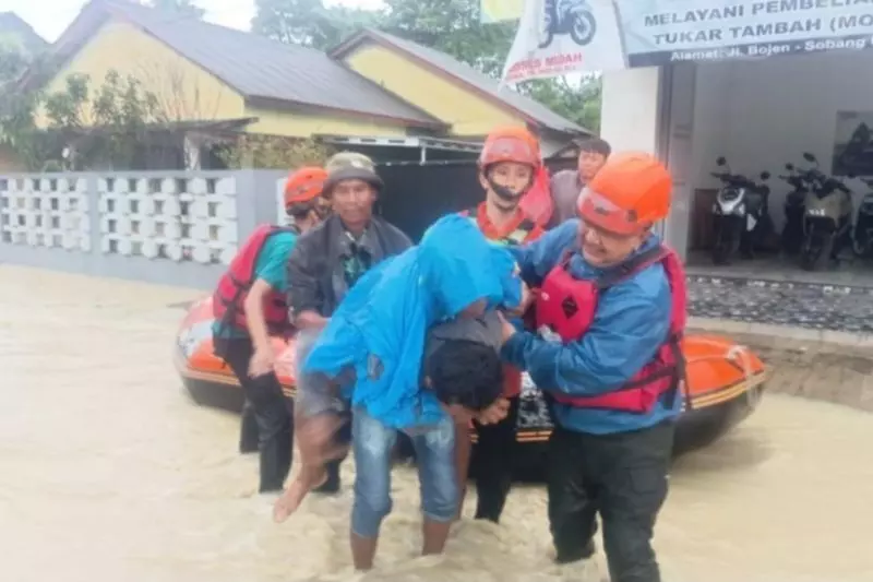 Banjir mulai surut, warga Pandeglang diminta tetap waspada Banjir mulai surut, warga Pandeglang diminta tetap waspada