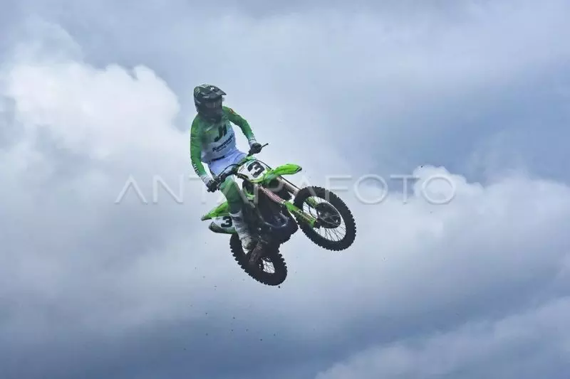 Menelusuri jejak keruh dunia motocross Menelusuri jejak keruh dunia motocross