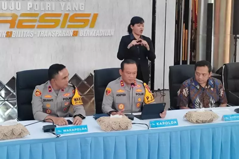 Polisi libatkan pakar tetapkan tersangka ijazah palsu Jokowi Polisi libatkan pakar tetapkan tersangka ijazah palsu Jokowi