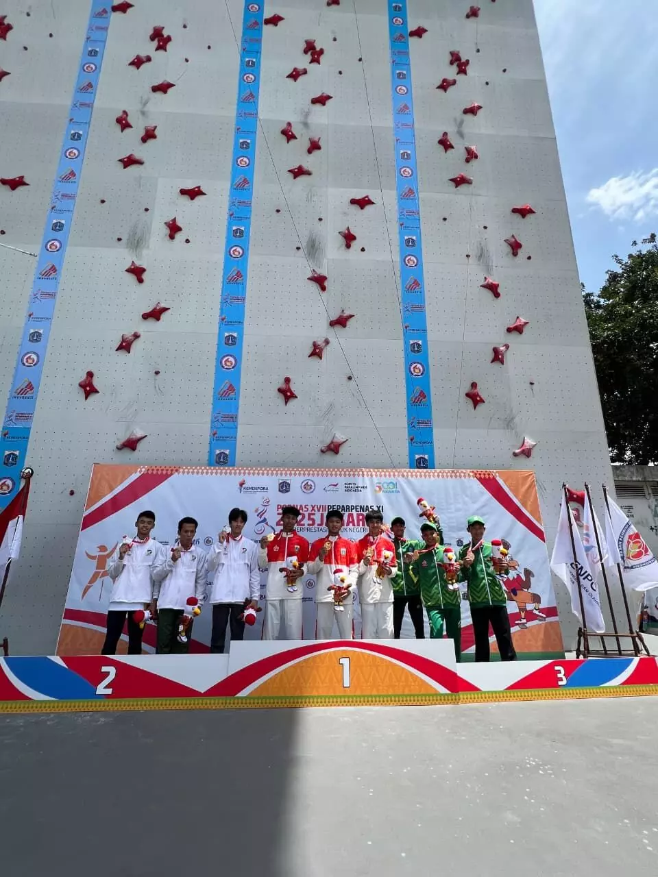 Popnas XVII, tuan rumah Jakarta rebut emas lead tim putra panjat tebing Popnas XVII, tuan rumah Jakarta rebut emas lead tim putra panjat tebing