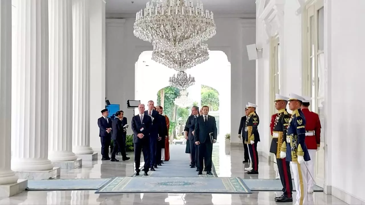 Prabowo terima Surat Kepercayaan 12 Duta Besar Luar Biasa dan Berkuasa Penuh Prabowo terima Surat Kepercayaan 12 Duta Besar Luar Biasa dan Berkuasa Penuh