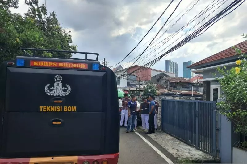 TNI AL benarkan terjadi ledakan di SMAN 72 Kompleks AL Kelapa Gading TNI AL benarkan terjadi ledakan di SMAN 72 Kompleks AL Kelapa Gading