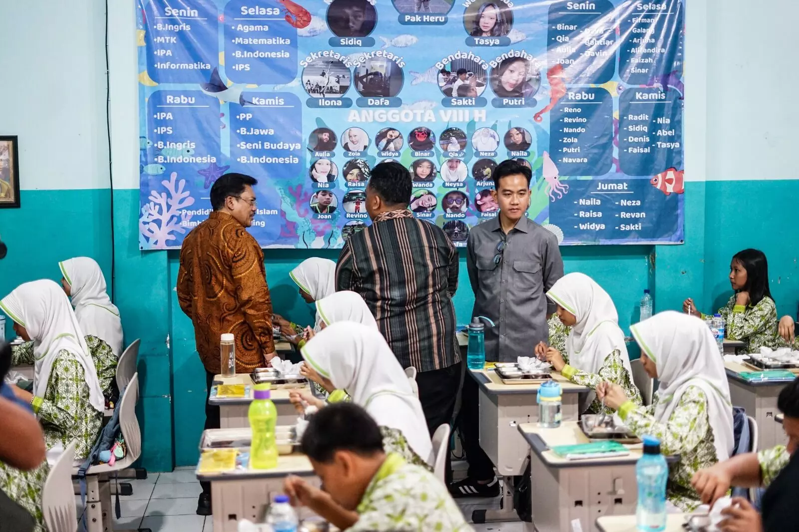 Wapres Gibran tinjau Program CKG dan MBG di Salatiga Wapres Gibran tinjau Program CKG dan MBG di Salatiga