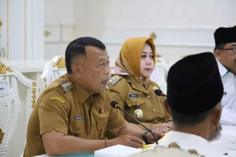 KPK tangkap Bupati Ponorogo Sugiri Sancoko KPK tangkap Bupati Ponorogo Sugiri Sancoko