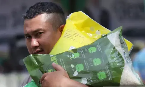 Transformasi Beras SPHP untuk Ketahanan Pangan Nasional Transformasi Beras SPHP untuk Ketahanan Pangan Nasional