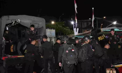 Polda Jatim kirim Brimob ke Pulau Kangean untuk redam konflik Polda Jatim kirim Brimob ke Pulau Kangean untuk redam konflik