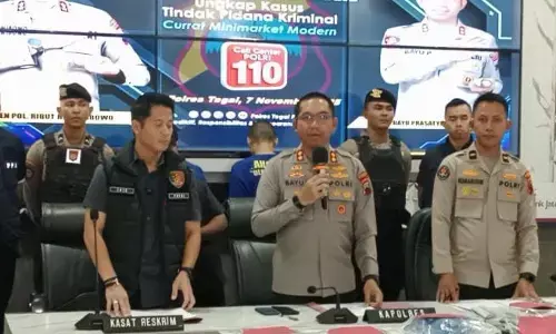 Satreskrim Polres Tegal bekuk dua pelaku spesialis pembobol minimarket di tiga kabupaten Satreskrim Polres Tegal bekuk dua pelaku spesialis pembobol minimarket di tiga kabupaten