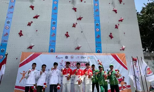 Popnas XVII, tuan rumah Jakarta rebut emas lead tim putra panjat tebing Popnas XVII, tuan rumah Jakarta rebut emas lead tim putra panjat tebing