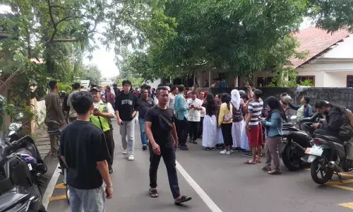 Ledakan SMA 72 Jakarta Utara, beberapa siswa terluka Ledakan SMA 72 Jakarta Utara, beberapa siswa terluka