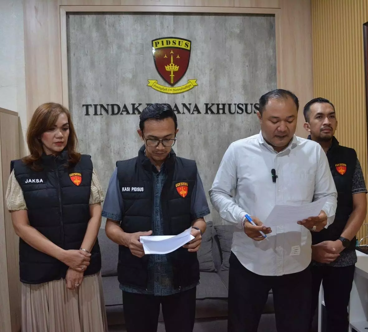 Kejari Kota Tangerang tetapkan tiga tersangka baru korupsi PT Angkasa Pura Kargo Kejari Kota Tangerang tetapkan tiga tersangka baru korupsi PT Angkasa Pura Kargo