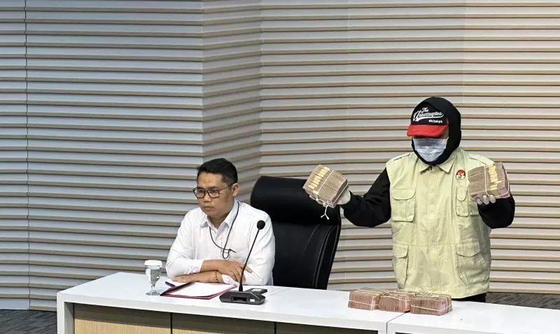 KPK sita Rp500 juta saat OTT Bupati Ponorogo Sugiri Sancoko KPK sita Rp500 juta saat OTT Bupati Ponorogo Sugiri Sancoko