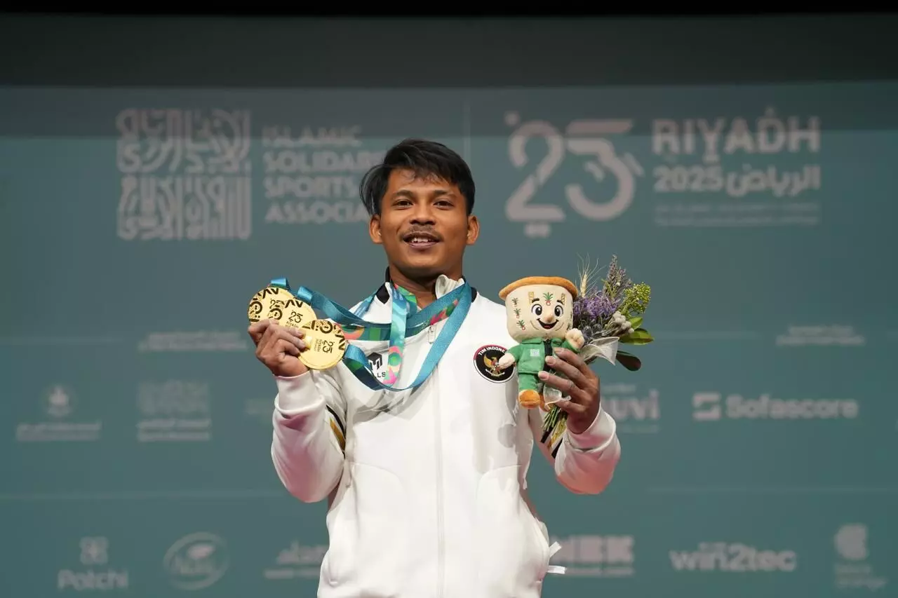 Muhammad Husni hattrick emas, total 9 medali angkat besi di Islamic Solidarity Games 2025
