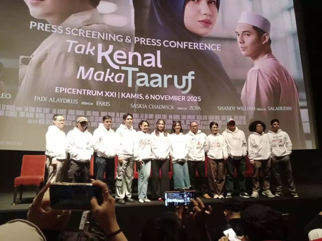 Film Tak Kenal Maka Taaruf, sebuah keberanian Toma Margens menampilkan tema berbeda Film Tak Kenal Maka Taaruf, sebuah keberanian Toma Margens menampilkan tema berbeda