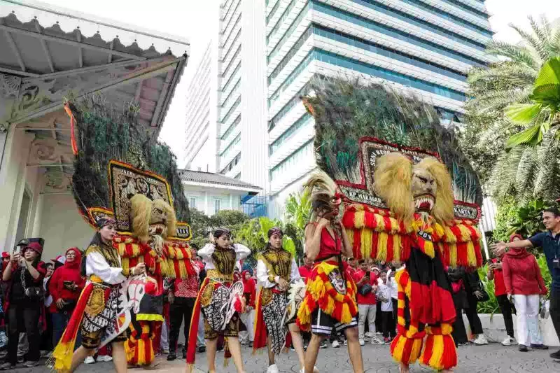 Pram: Balai Kota rumah bersama bagi warga berbagai suku dan agama Pram: Balai Kota rumah bersama bagi warga berbagai suku dan agama