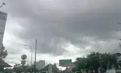 BMKG: Sejumlah wilayah RI berpotensi hujan ringan-petir pada Minggu